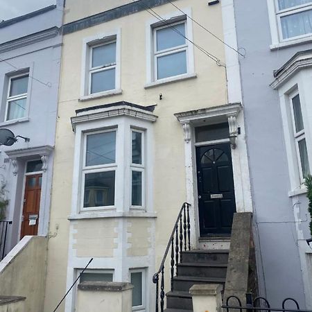 Spacious 4 Bedroom House Near Stokes Croft!! Central!!! Bristol Exteriör bild
