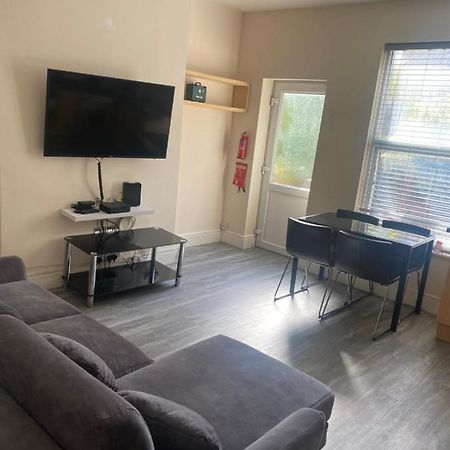Spacious 4 Bedroom House Near Stokes Croft!! Central!!! Bristol Exteriör bild