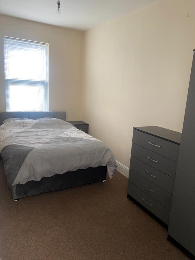 Spacious 4 Bedroom House Near Stokes Croft!! Central!!! Bristol Exteriör bild