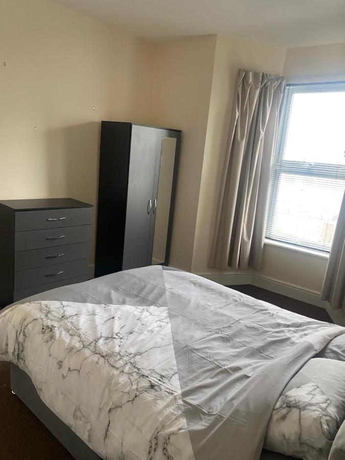 Spacious 4 Bedroom House Near Stokes Croft!! Central!!! Bristol Exteriör bild