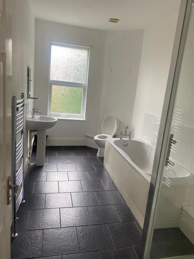 Spacious 4 Bedroom House Near Stokes Croft!! Central!!! Bristol Exteriör bild