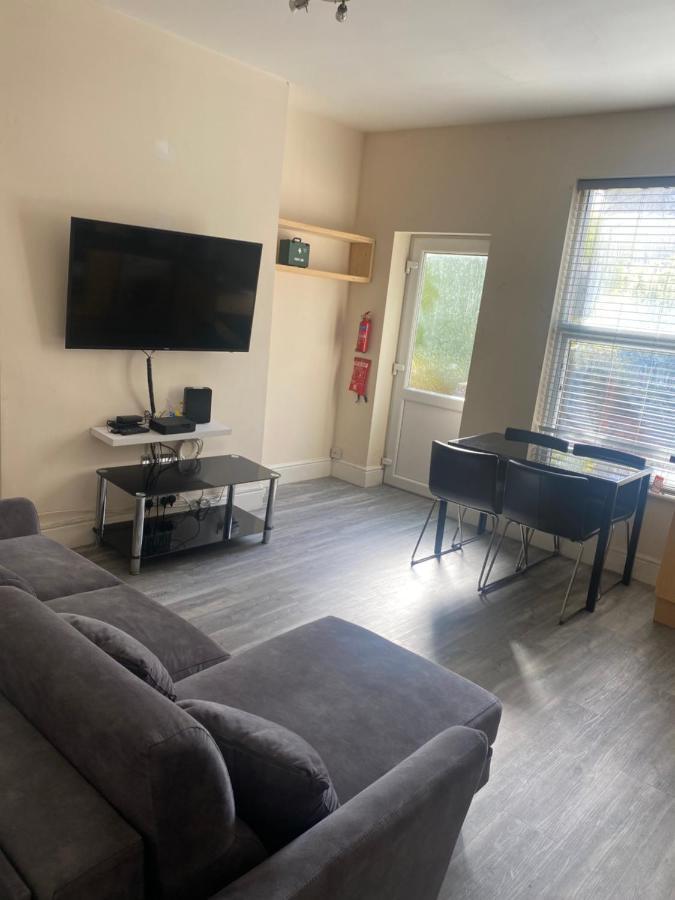 Spacious 4 Bedroom House Near Stokes Croft!! Central!!! Bristol Exteriör bild