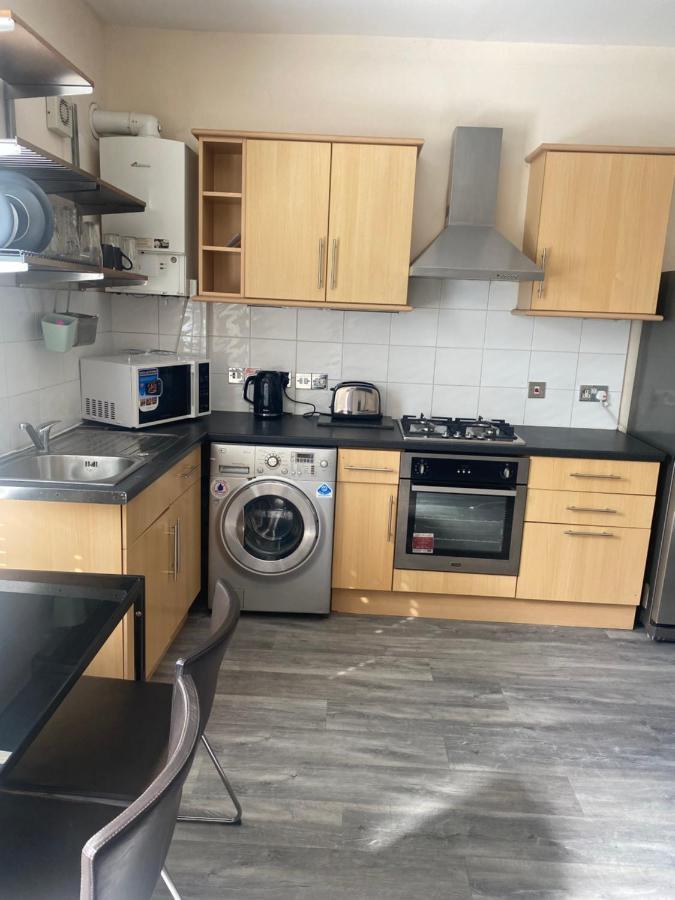 Spacious 4 Bedroom House Near Stokes Croft!! Central!!! Bristol Exteriör bild