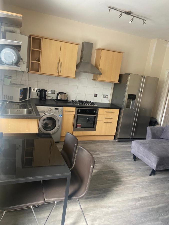 Spacious 4 Bedroom House Near Stokes Croft!! Central!!! Bristol Exteriör bild